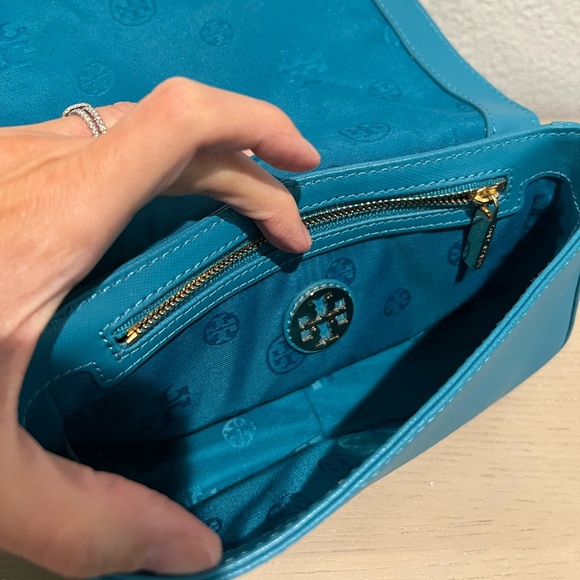 Tory Burch Robinson Chain Mini Crossbody Electric Eel - Picture 7 of 7